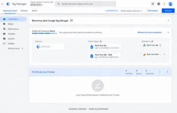 Interface Google Tag Manager anonymisée présentant le suivi des balises et des destinations